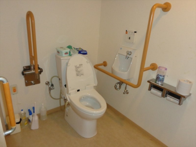 車椅子対応共用トイレトイレ