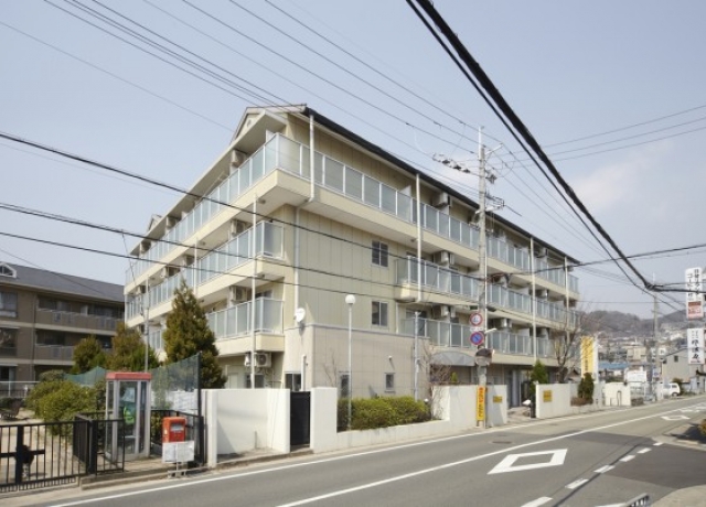 スーパー・コート南花屋敷（リハビリ特化型ナーシングホーム）