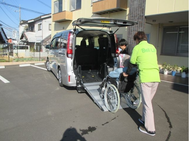 送迎車